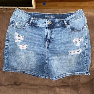 Woman’s plus size maurices rebel flag pocket shorts